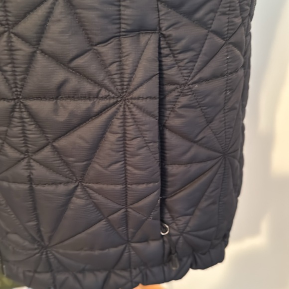 Cute quilted NF vest - Picture 3 of 6
